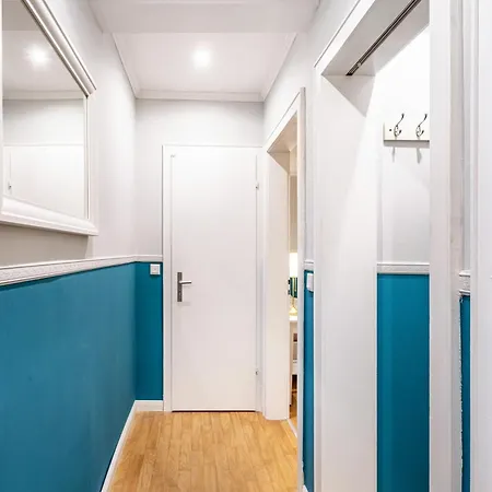 Im Torwaerterhaeuschen *