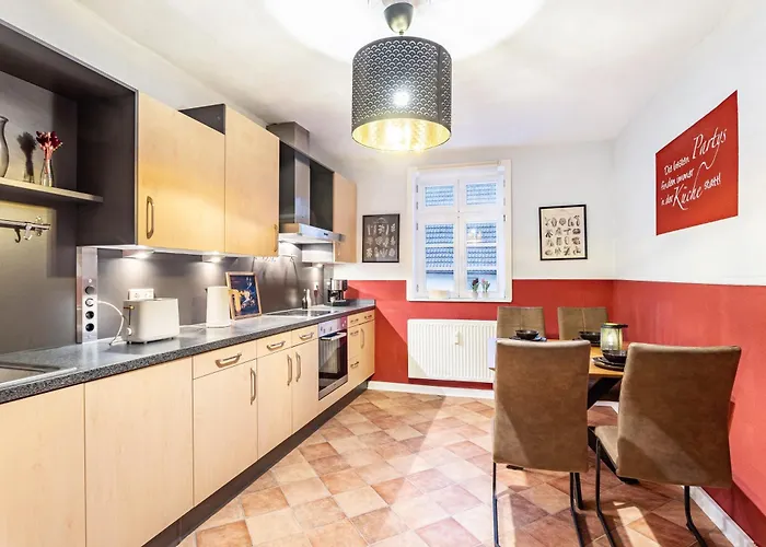 Im Torwärterhäuschen *